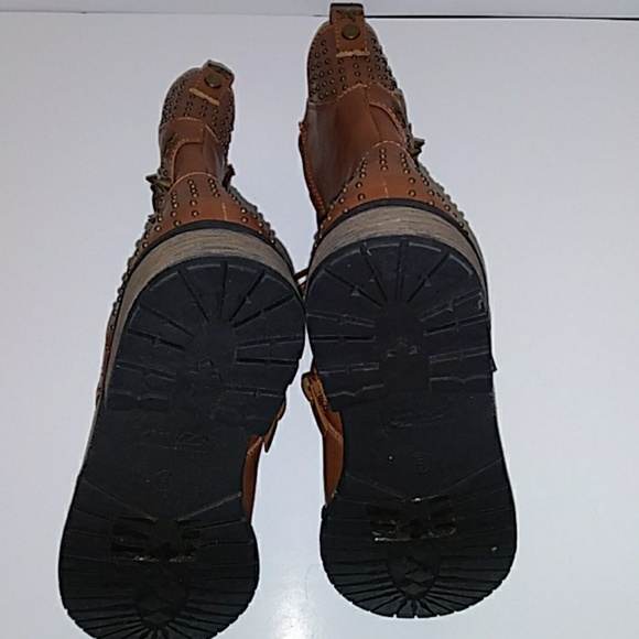 New Forever 21 Brown Boots With Bronze Studs Design - Picture 8 of 8